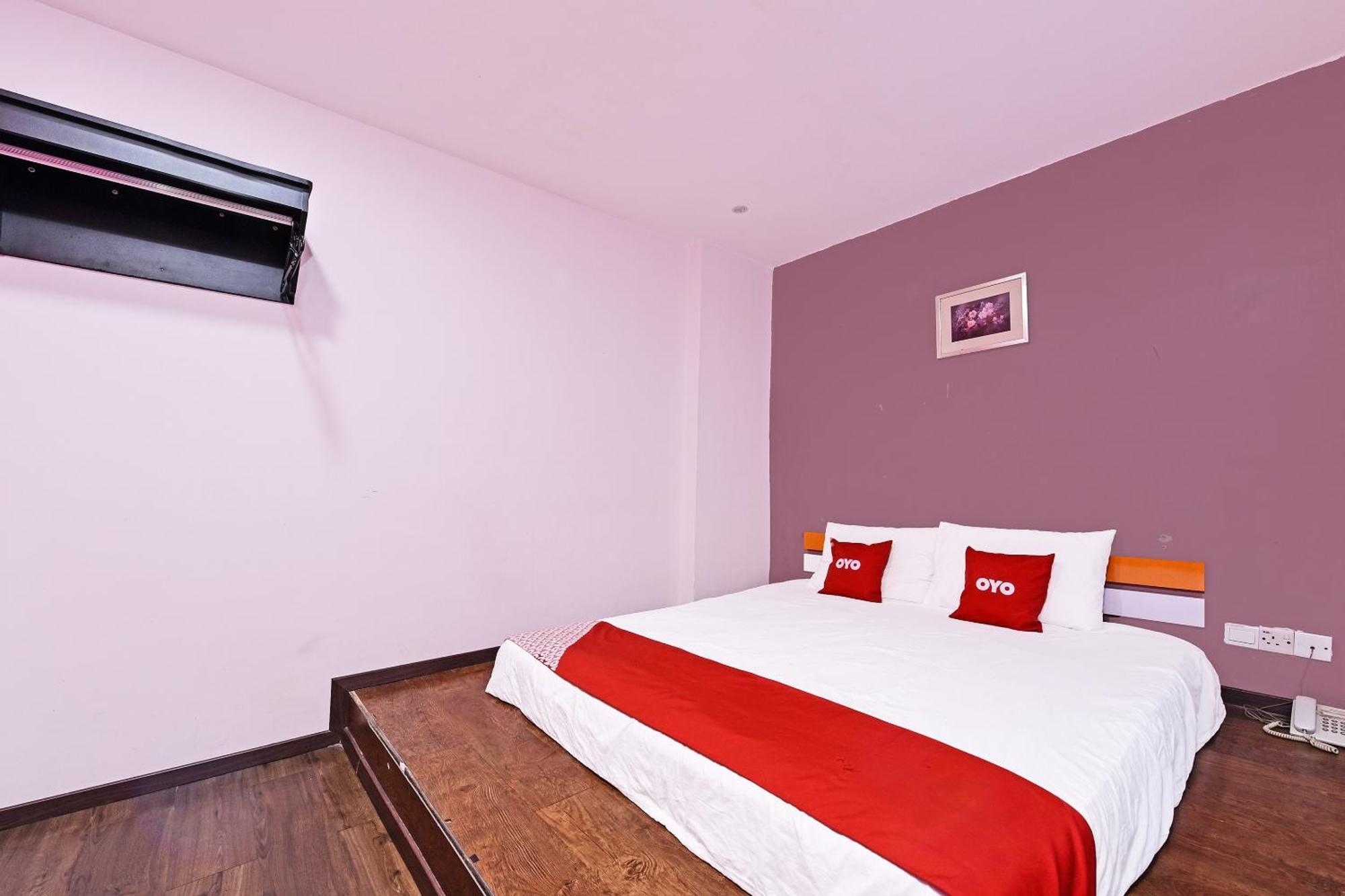 Super Oyo 992 Orange Hotel Kuala Pilah Buitenkant foto
