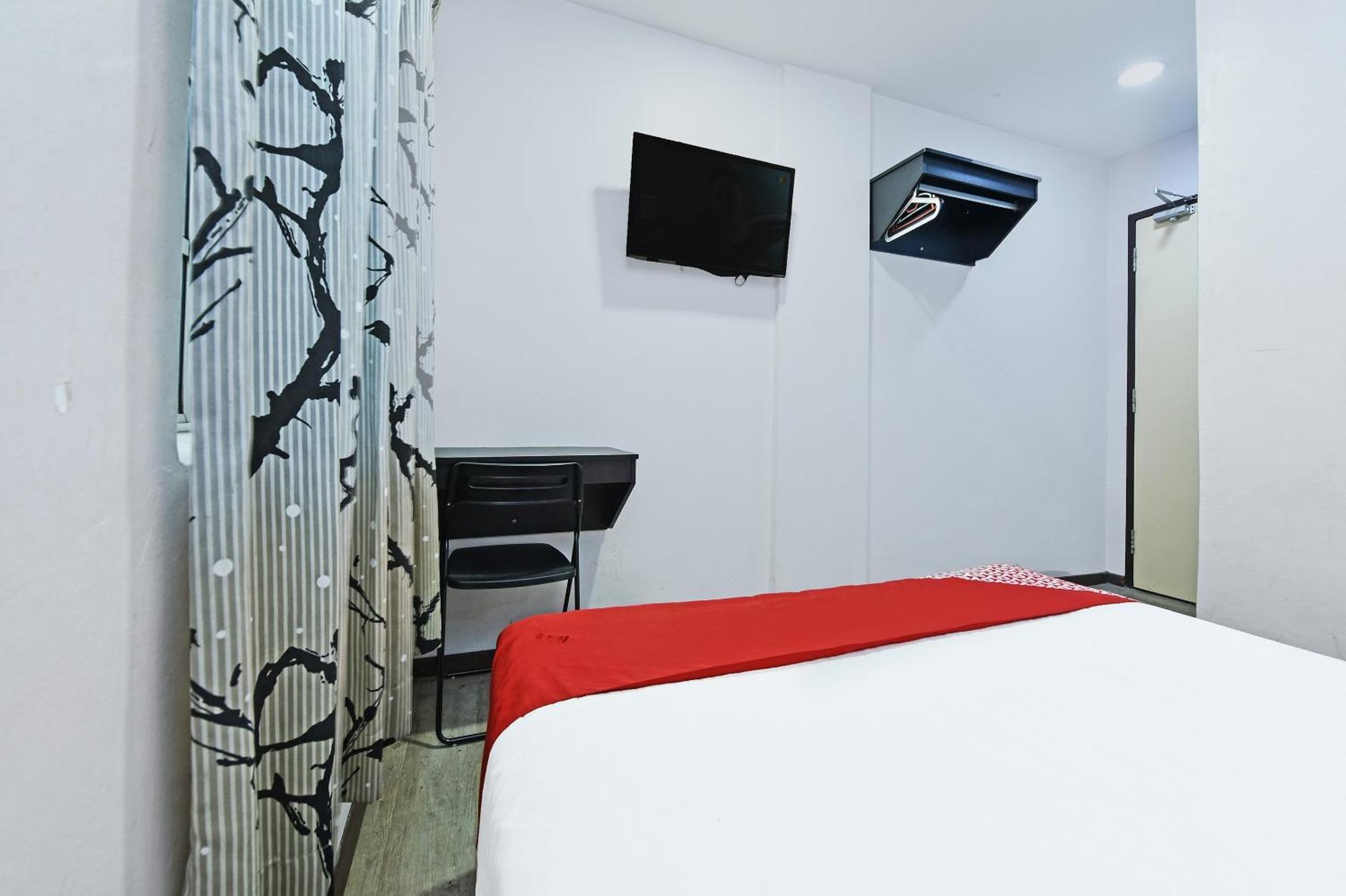 Super Oyo 992 Orange Hotel Kuala Pilah Buitenkant foto
