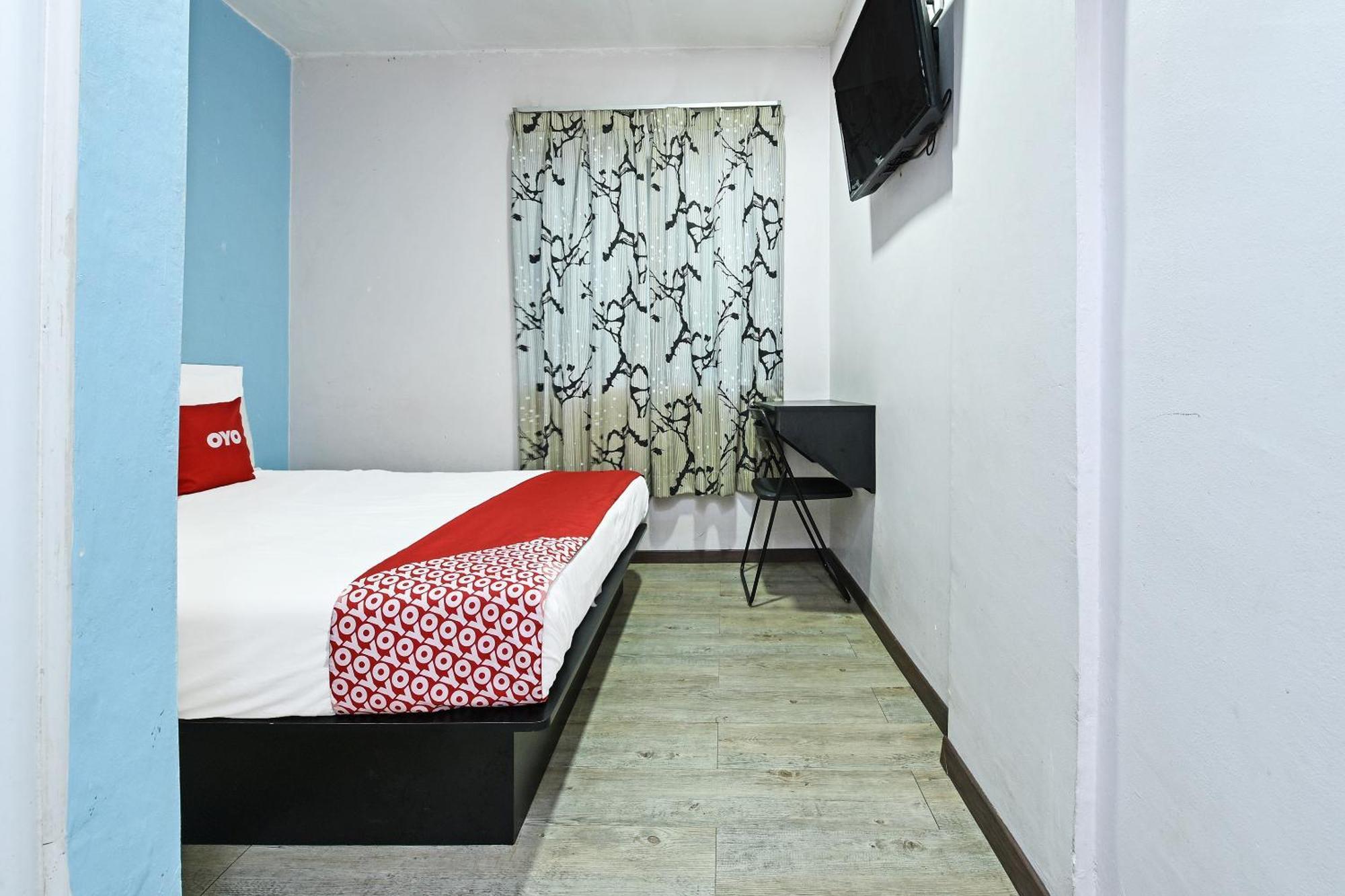 Super Oyo 992 Orange Hotel Kuala Pilah Buitenkant foto