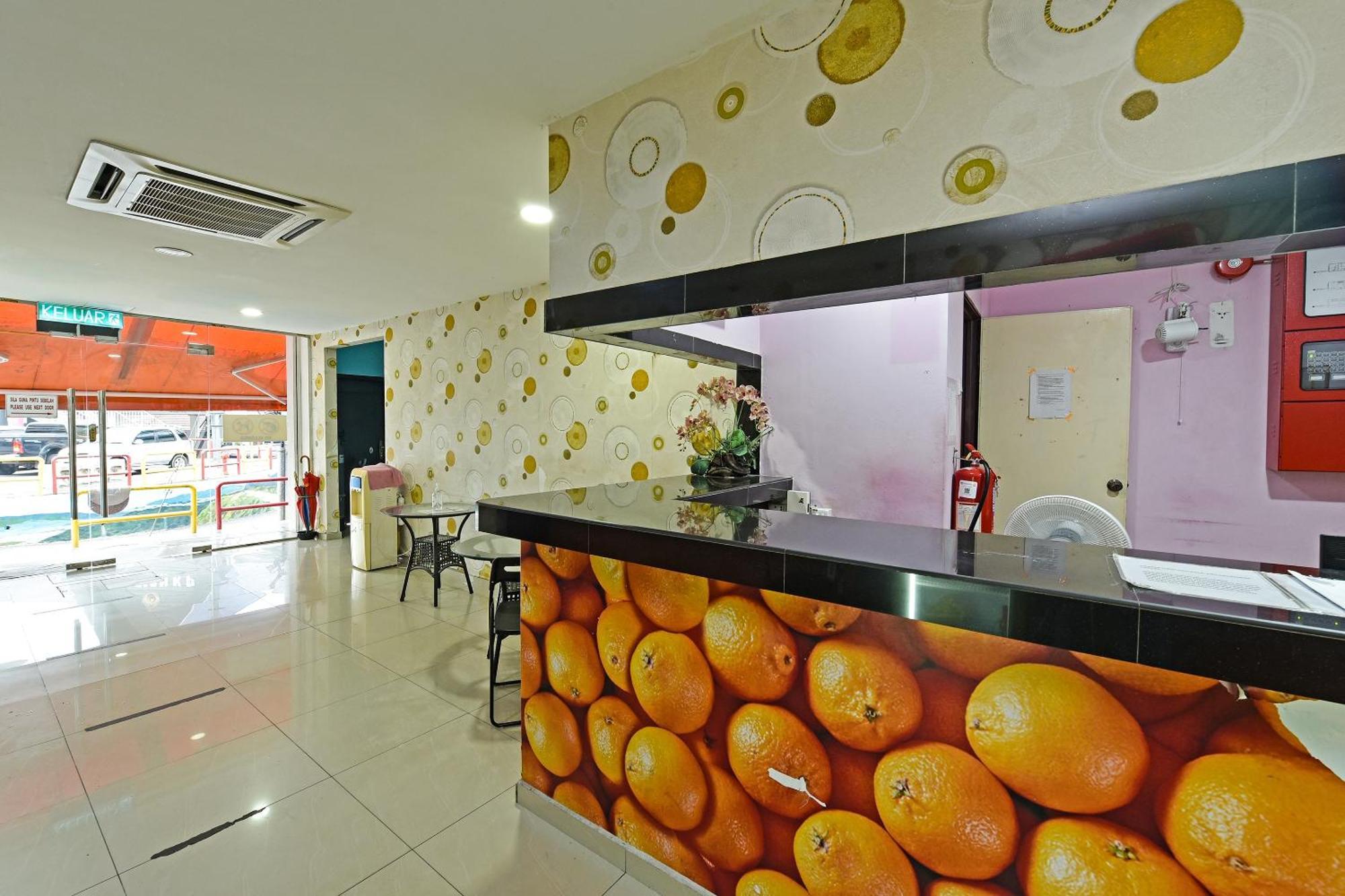 Super Oyo 992 Orange Hotel Kuala Pilah Buitenkant foto